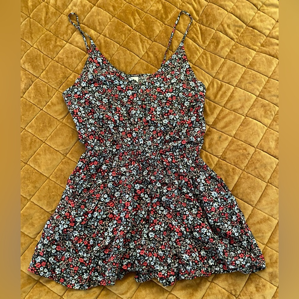 Divided H&M shorts jumper women size 10
